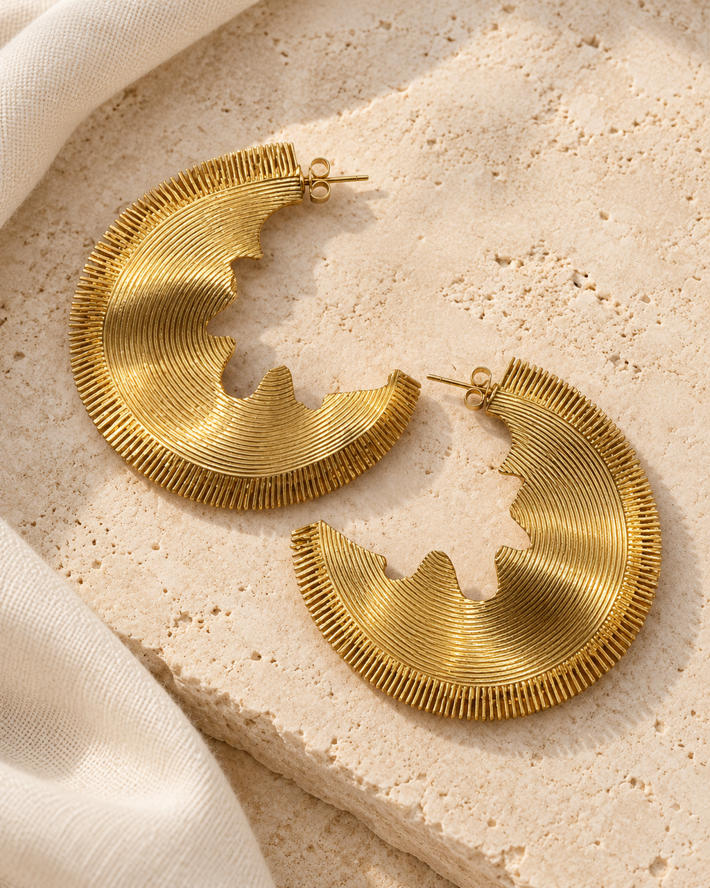 Golden Ripple Crescent