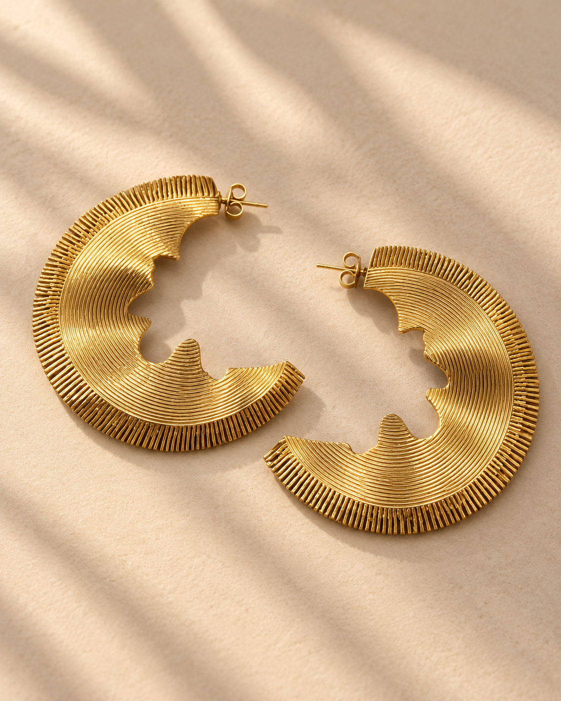 Golden Ripple Crescent