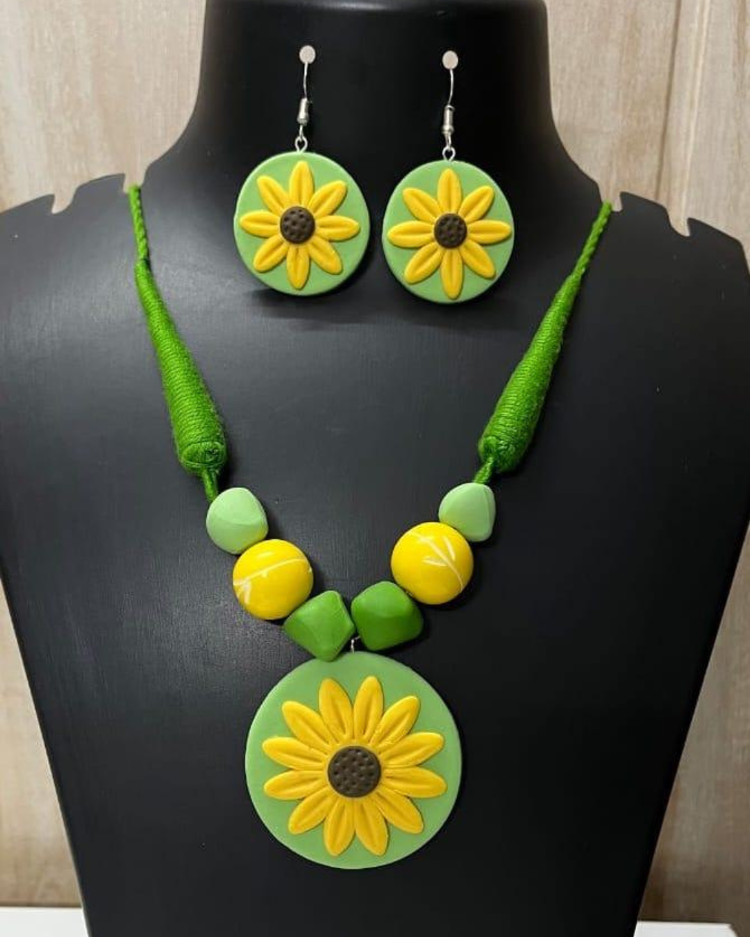 Sage Sunflower Necklace Set