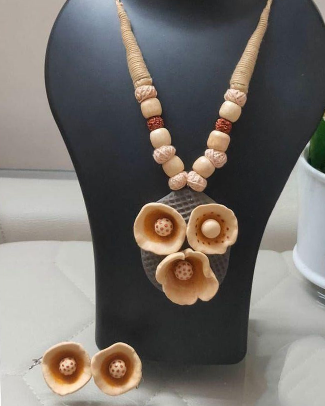 Earthen Petal Necklace Set