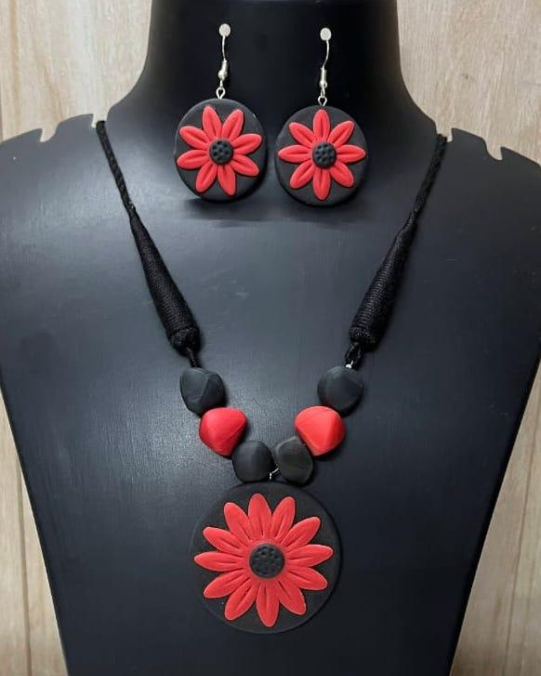 Scarlet Bloom Necklace Set