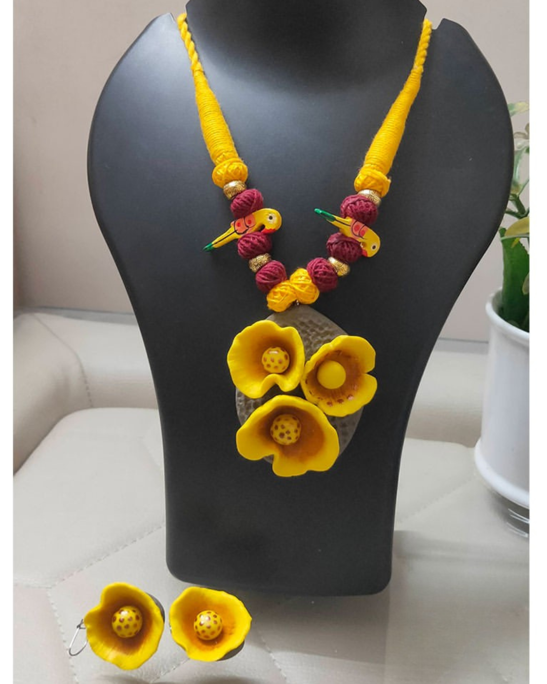 Marigold Bloom Necklace Set