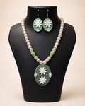 Sage Daisy Oval Necklace Set