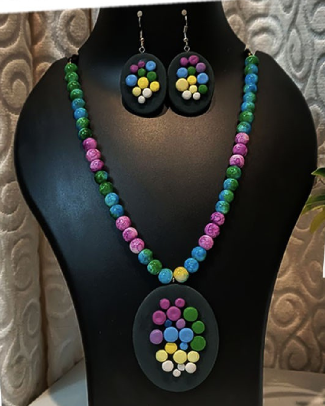 Confetti Dot Oval Necklace Set