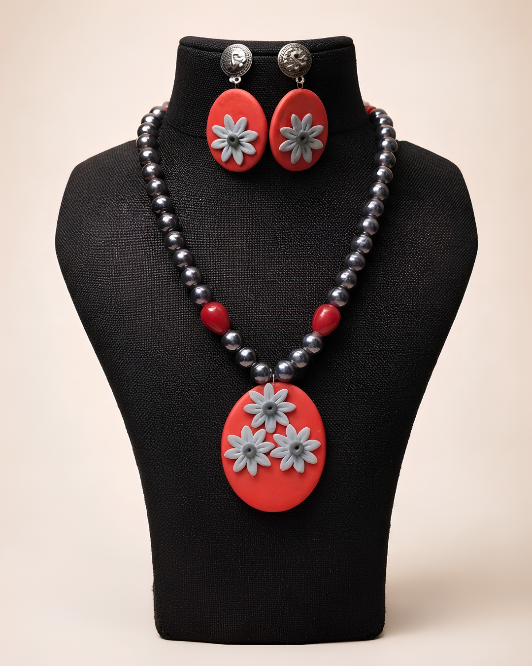 Red Daisy Oval Necklace Set