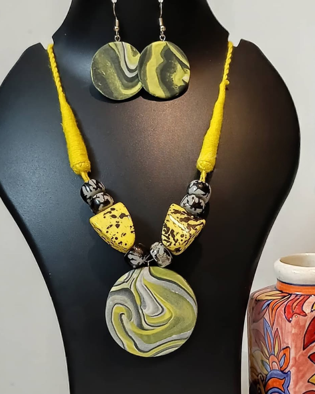 Olive Swirl Disc Necklace Set