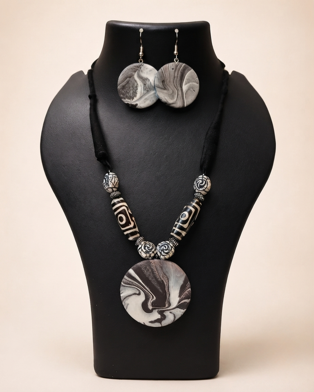 Onyx Swirl Disc Necklace Set