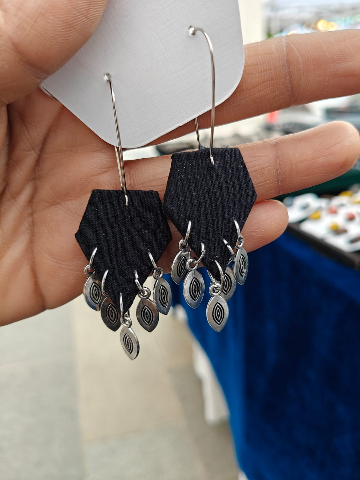 Jet Leaf Pentagons