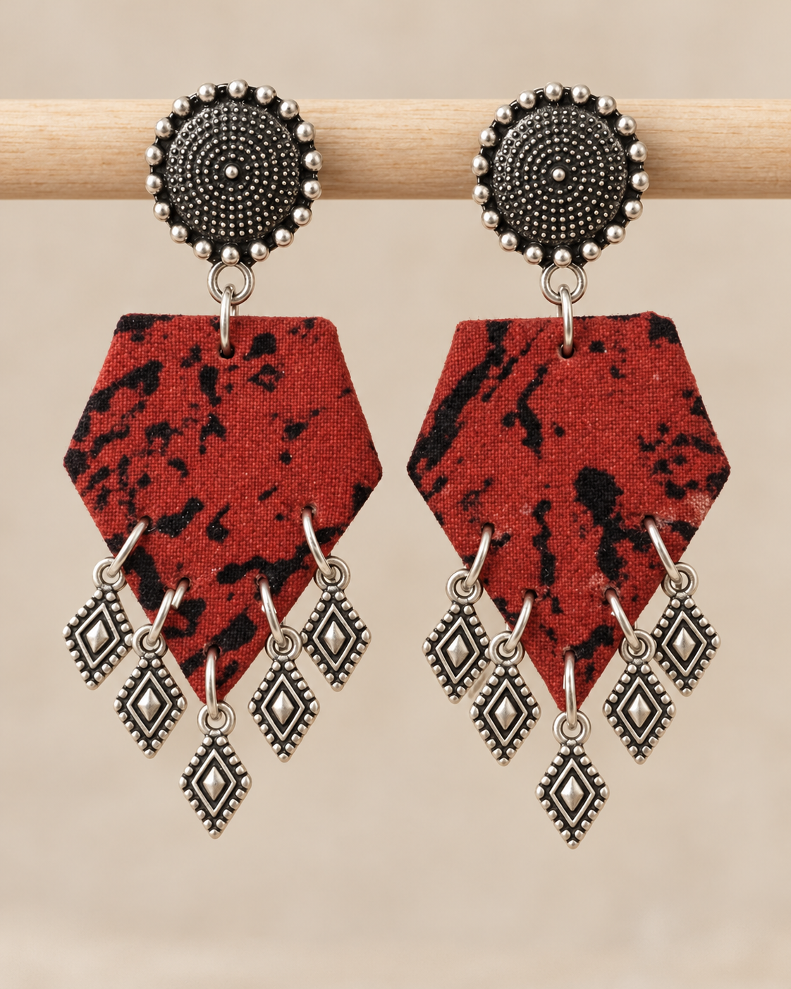 Rust Noir Charm