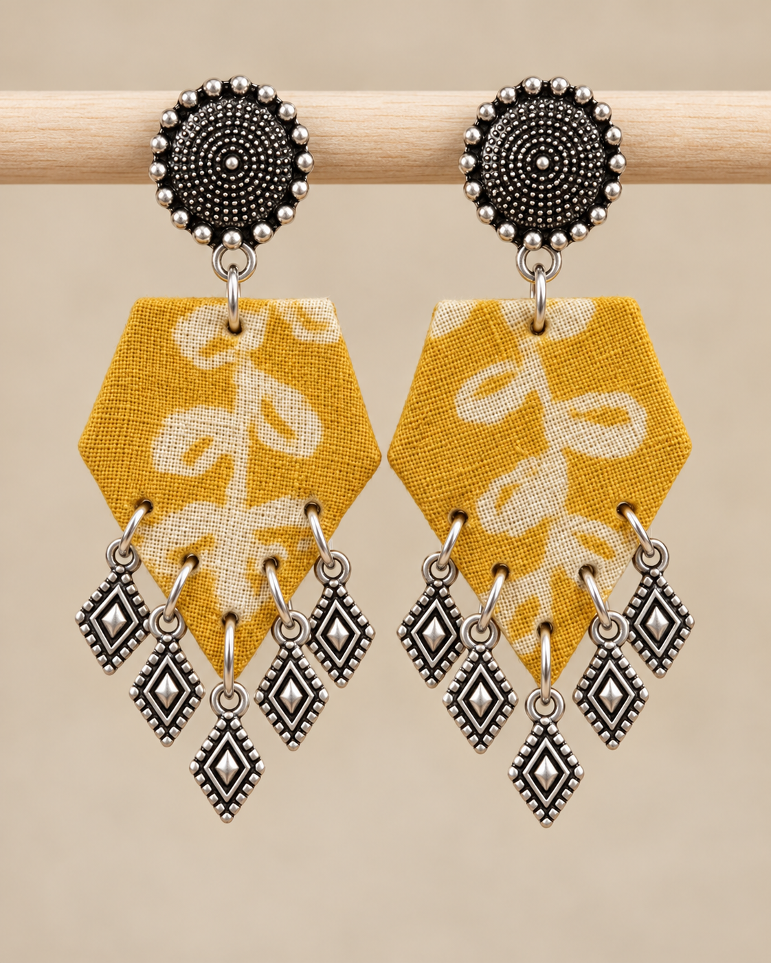 Mustard Vine Charm