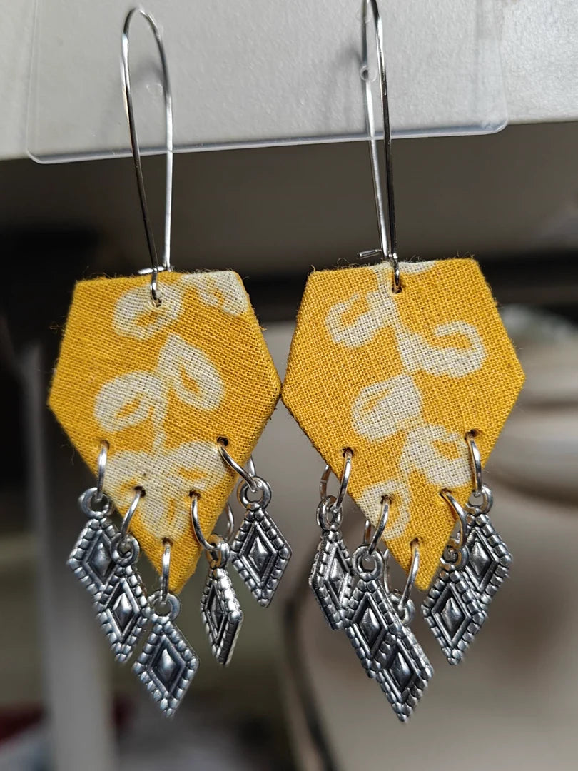 Mustard Leaf Pentagons – Wire